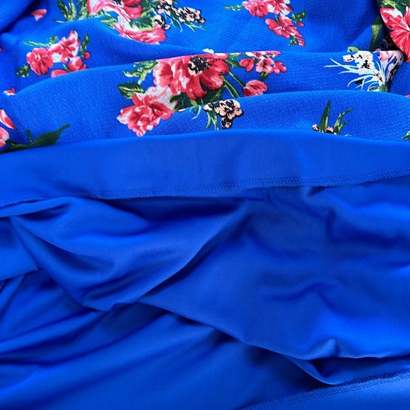 Dream of Me tropical floral dress.  Size Large. Blue and red. Hi low hemline. - Picture 7 of 13